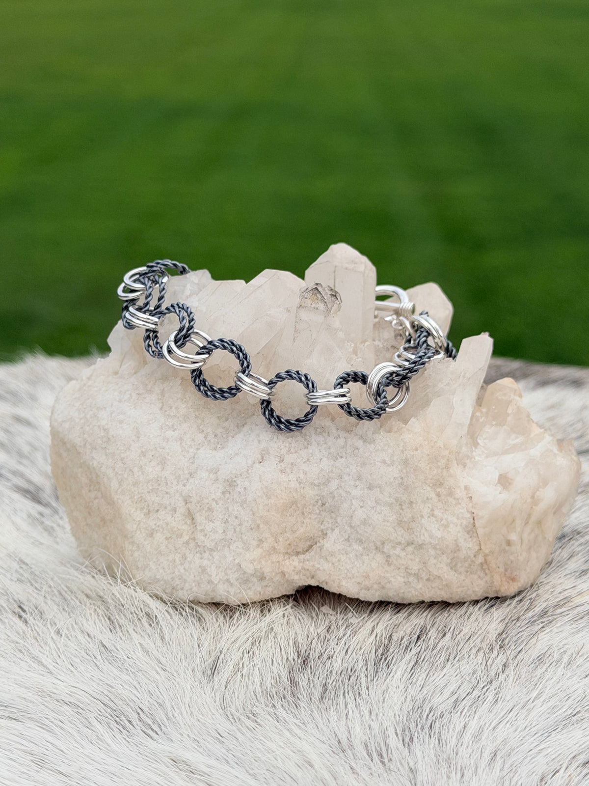 Twisted Circle Link Bracelet