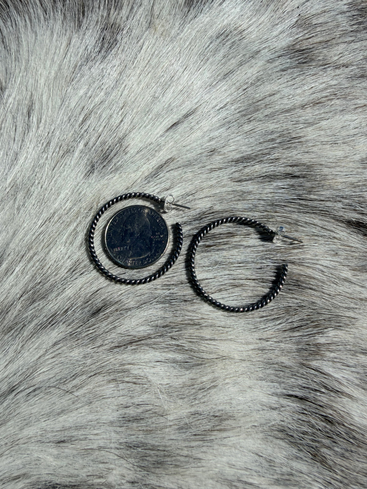 Medium Oxidized Twist Wire Hoop