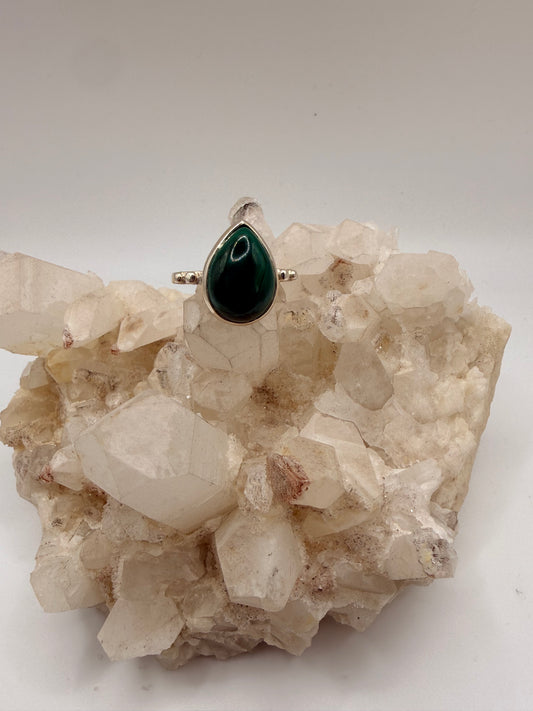 Pearshaped Malachite Ring