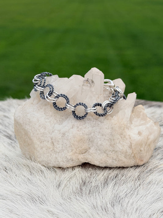 Twisted Circle Link Bracelet
