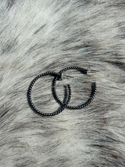 Medium Oxidized Twist Wire Hoop