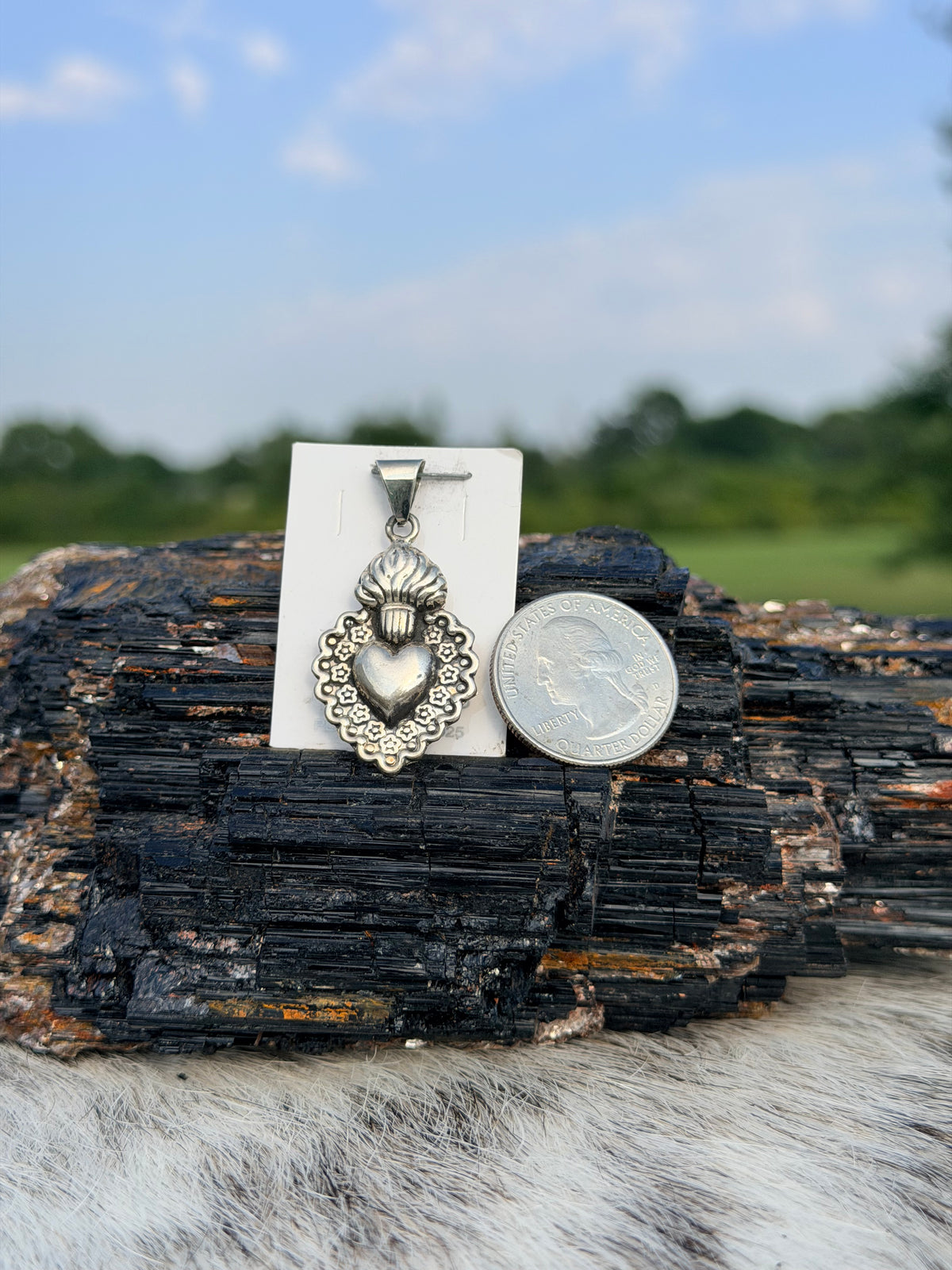 Corazon Milagroso - Large Pendant