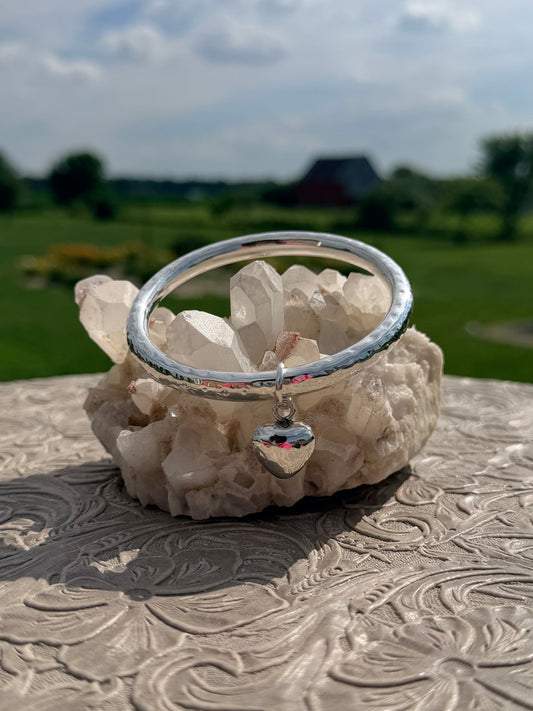 Yas' Thick Heart Bangle