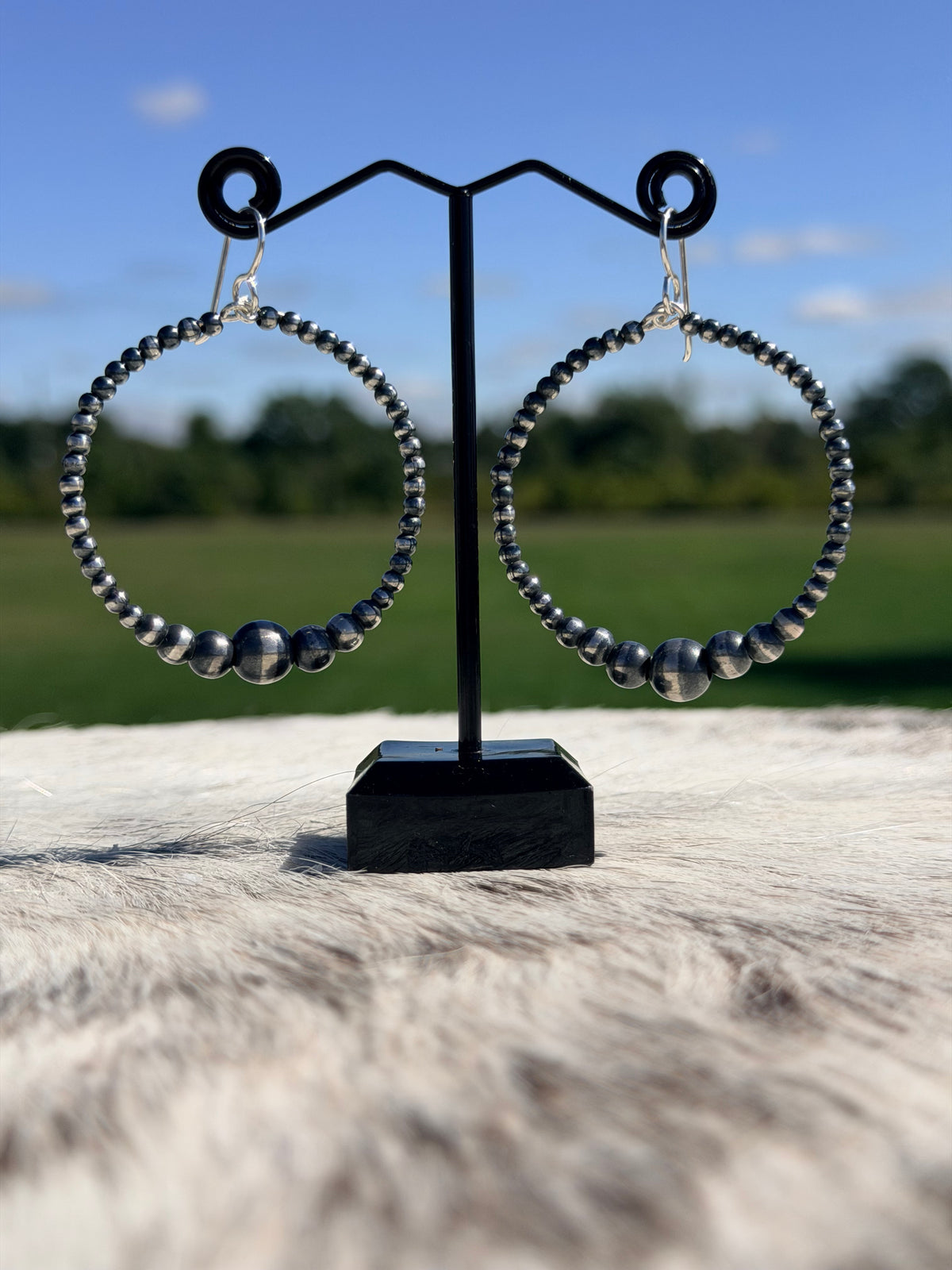 Graduated Sterling Silver Pearl Hoops