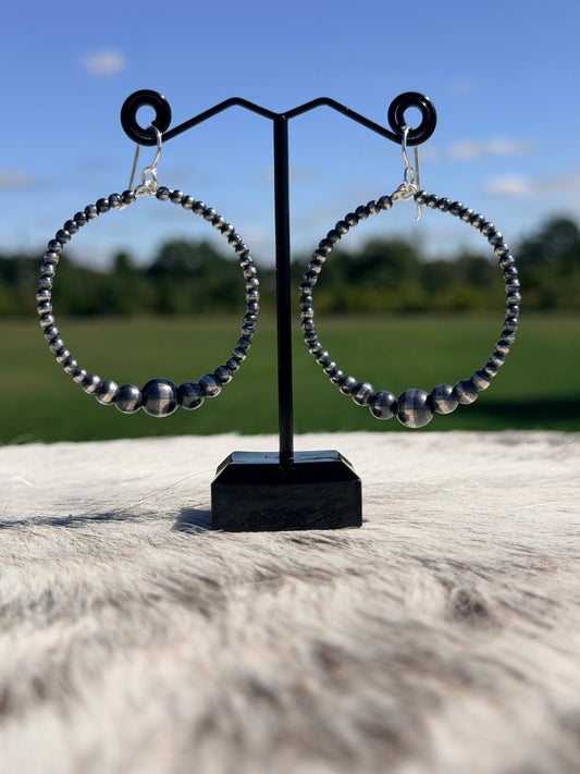 Graduated Sterling Silver Pearl Hoops