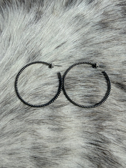 Large Oxidized Twist Wire Post Hoop