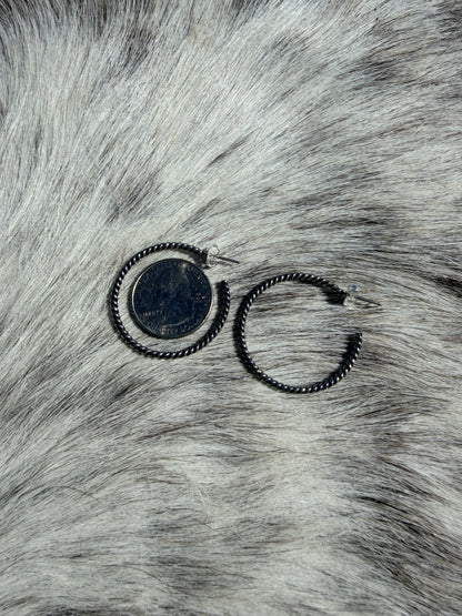 Medium Oxidized Twist Wire Hoop