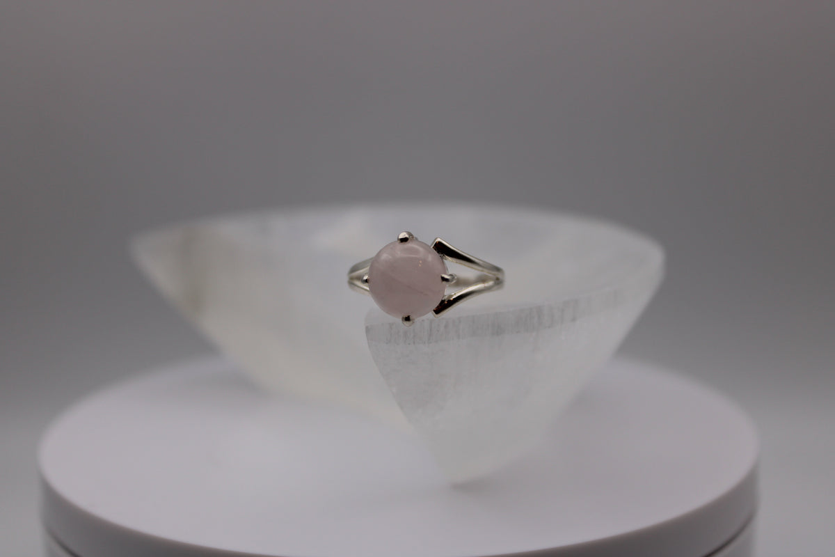 Circle Rose Quartz Ring