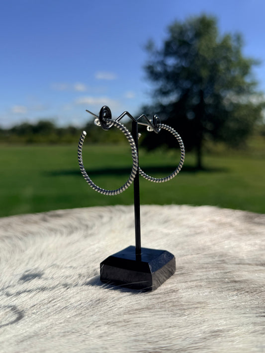 Medium Oxidized Twist Wire Hoop