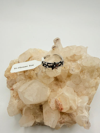 Triple Flower Toe Ring
