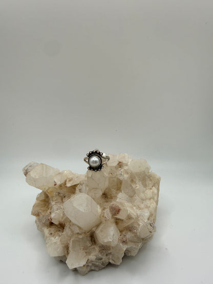 Round Fresh Water pearl Ring