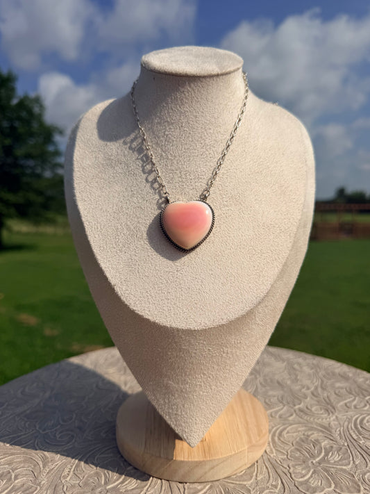 Native Handmade Pink Conch Necklace