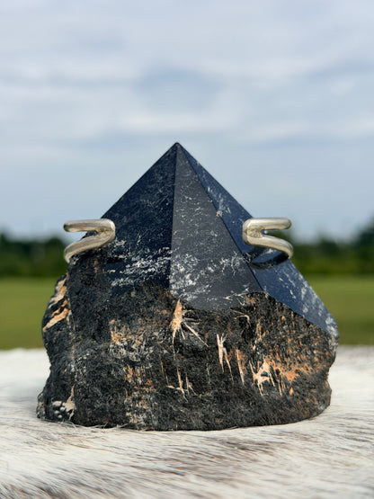 Agustine Largo Spiny Cuff