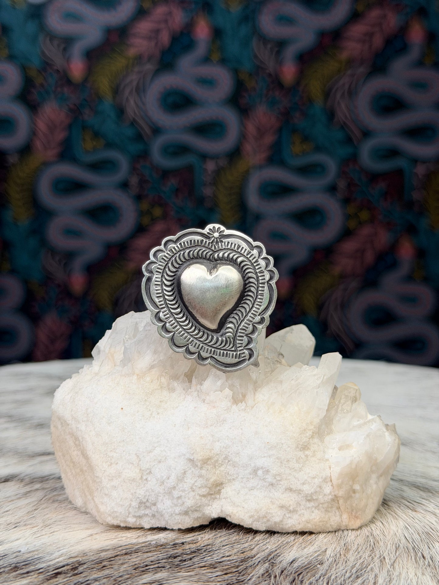 Leander Tahe Heart Ring