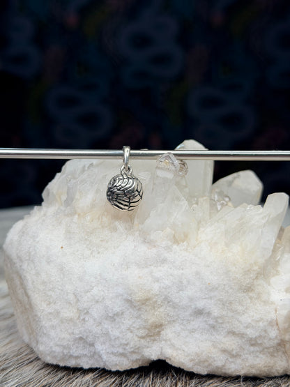 Concha Pendant - 11mm
