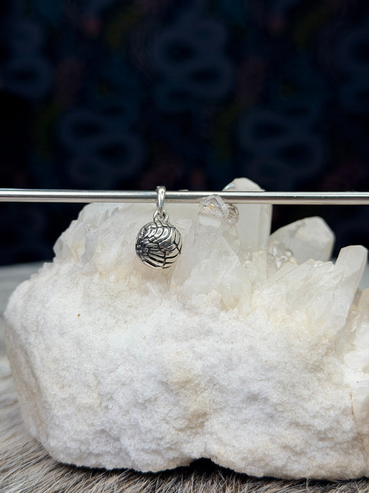 Concha Pendant - 11mm