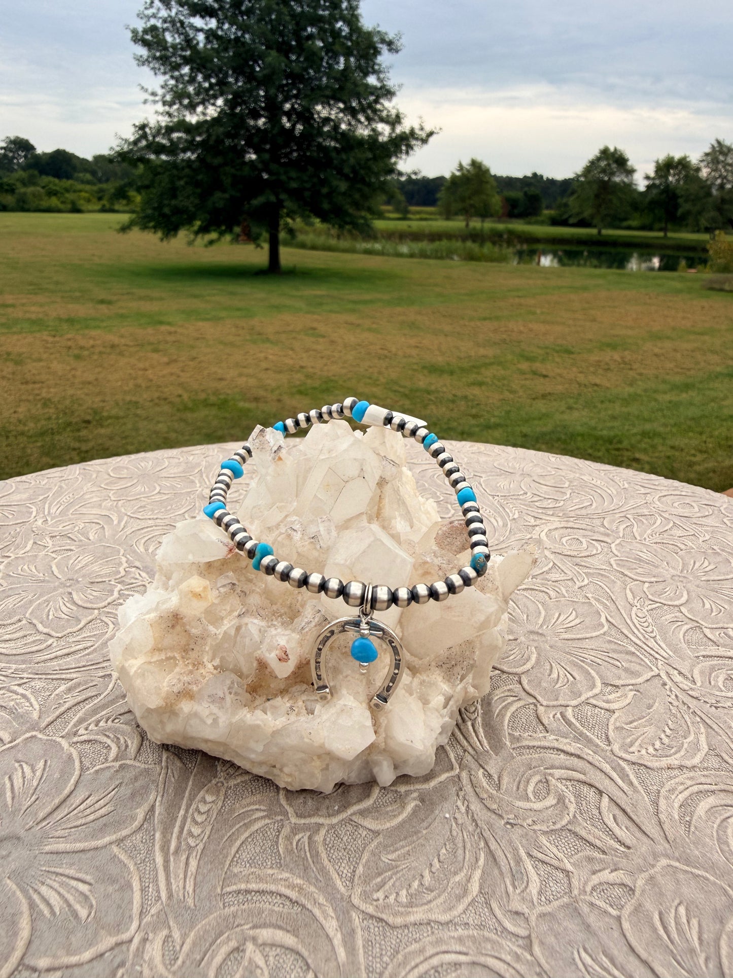 Sterling silver Pearl Stretch Bracelet with Horseshoe