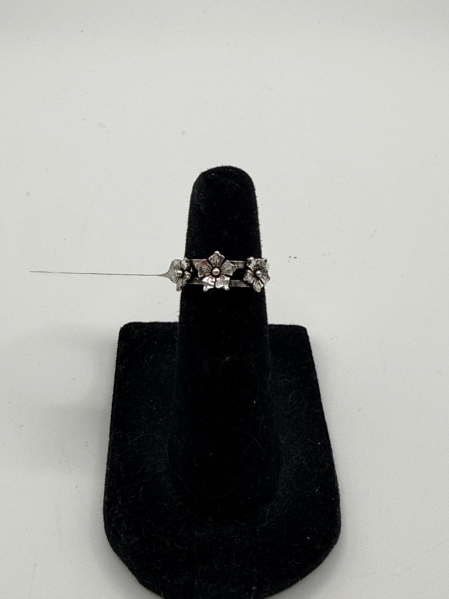 Triple Flower Toe Ring