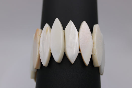 Mother of Pearl Bracelet - Medium Shell Size